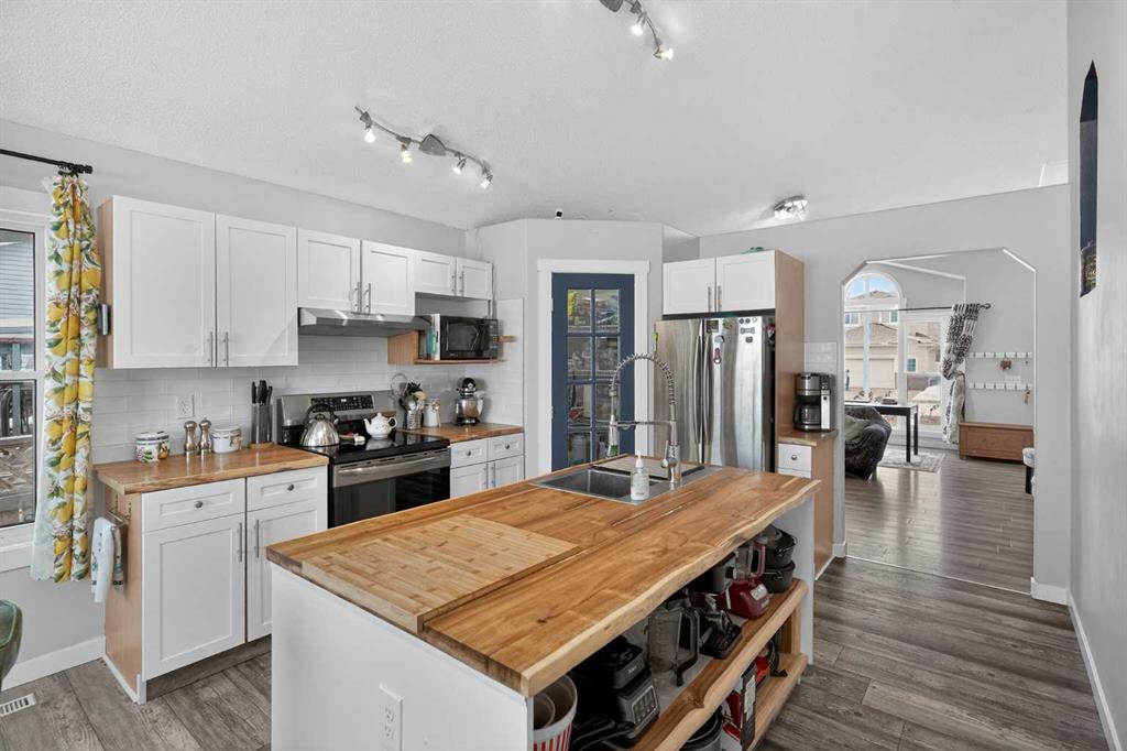 Additional image 4 of 38 Canoe Circle SW, Airdrie, AB, T4B2L6