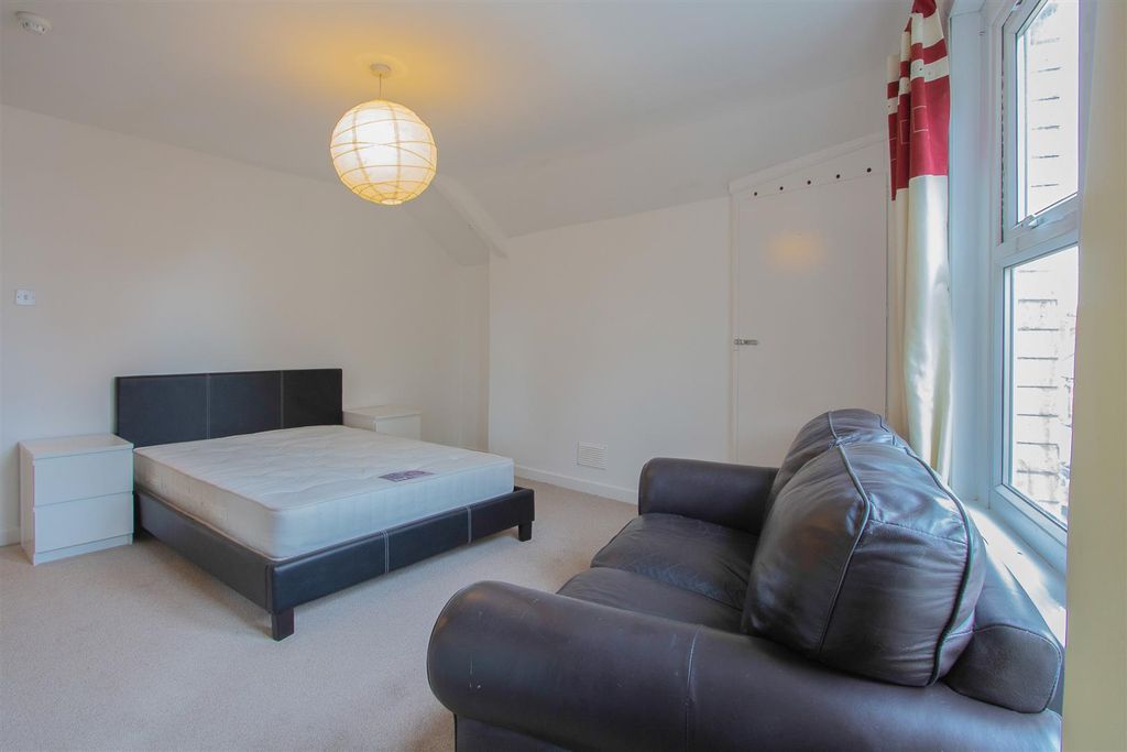 Additional image 6 of 2 bed flat for saleTaff Embankment, Grangetown, Cardiff CF11