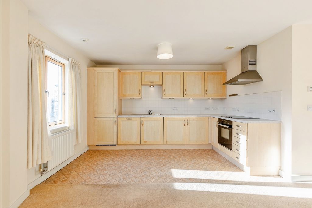 2 bed flat for saleLockside, Portishead, Bristol, Somerset BS20 photo 5