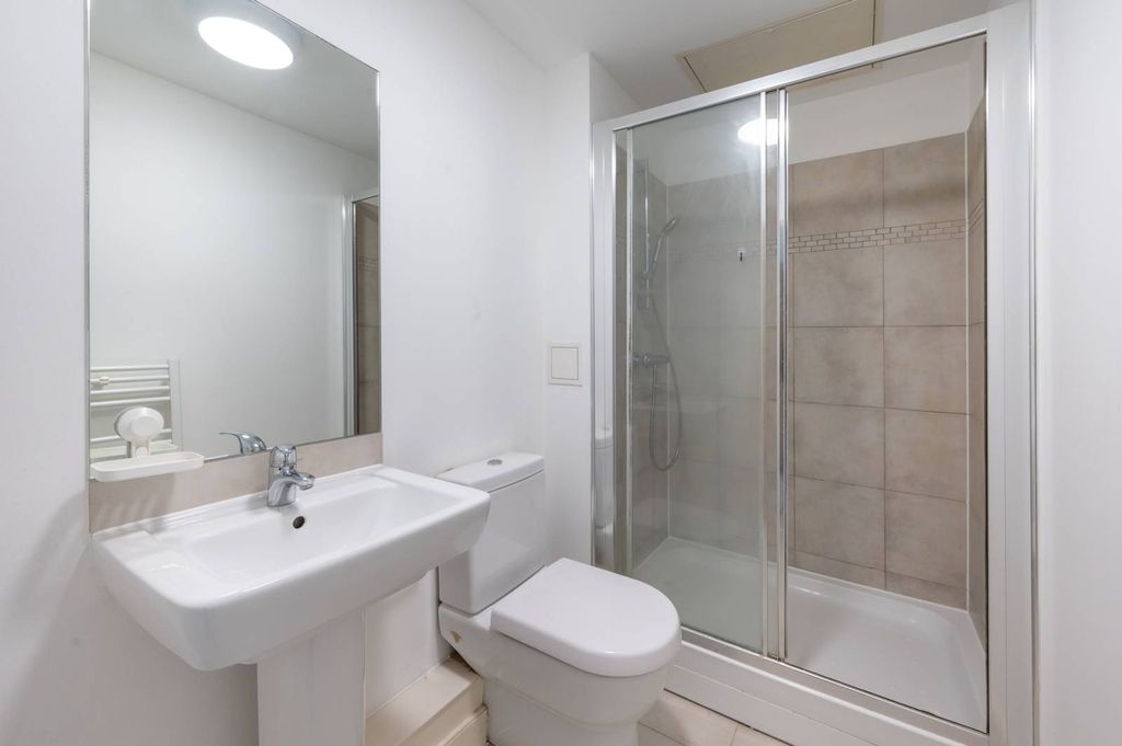 Additional image 6 of 2 bed flat for saleHeritage Avenue, Colindale, London NW9