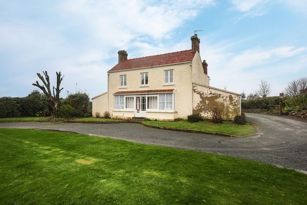 3 bed property for saleLes Rebouquets, Forest, Guernsey GY8