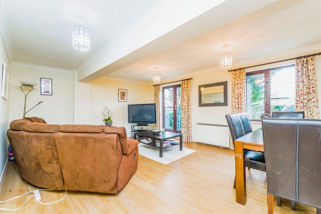 2 bed flat for saleConway Road, Cardiff CF11 photo 5