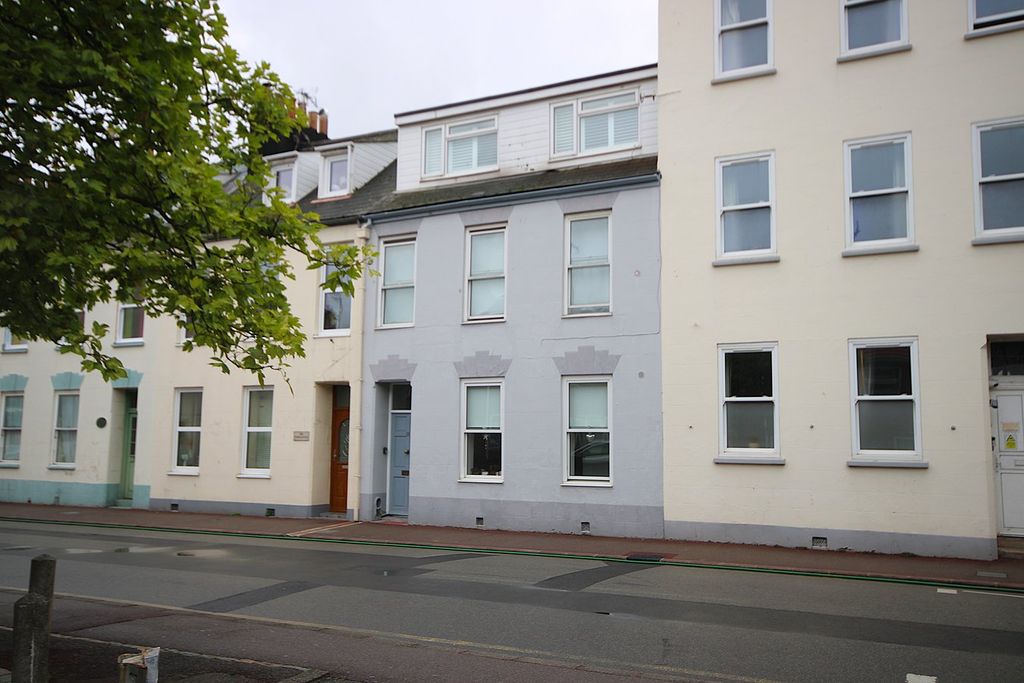 1 bed flat for saleSt Helier JE2