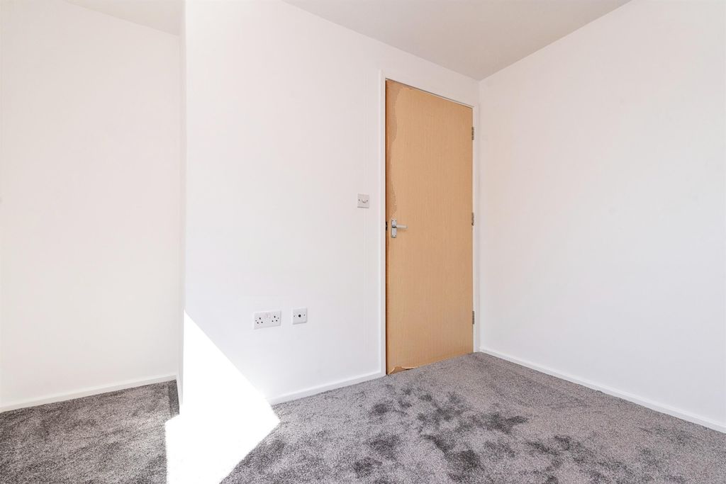 Additional image 9 of 2 bed flat for saleAriel Reach, Newport NP20