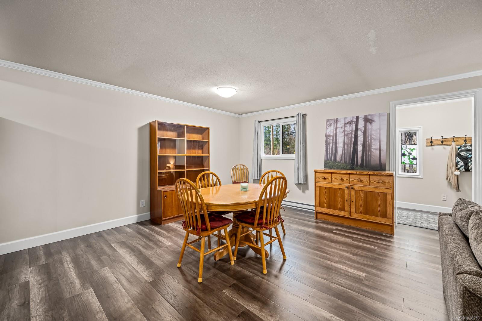 5733 Island Highway N, Courtenay, BC, V9J 1T3 photo 4
