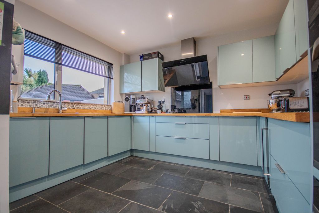 Additional image 4 of 4 bed semi-detached house for saleElgar Crescent, Cardiff CF3