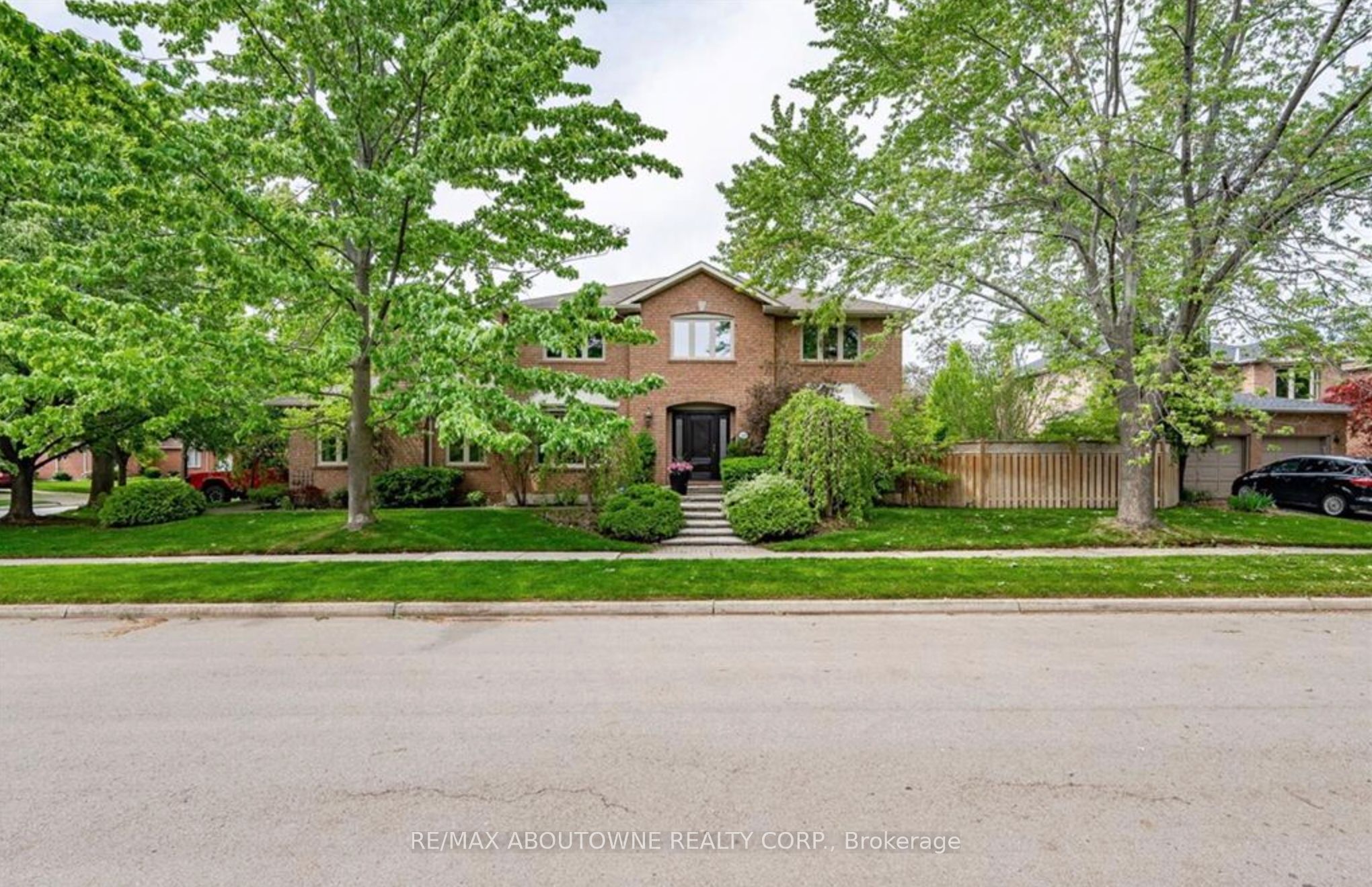 Additional image 2 of 500 Blenheim Crescent, Oakville, ON, L6J 6P7