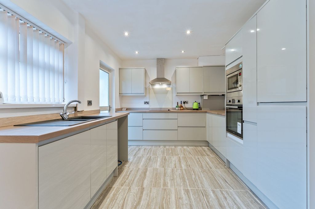 3 bed semi-detached house for saleRushmere Road, Pontllanfraith NP12