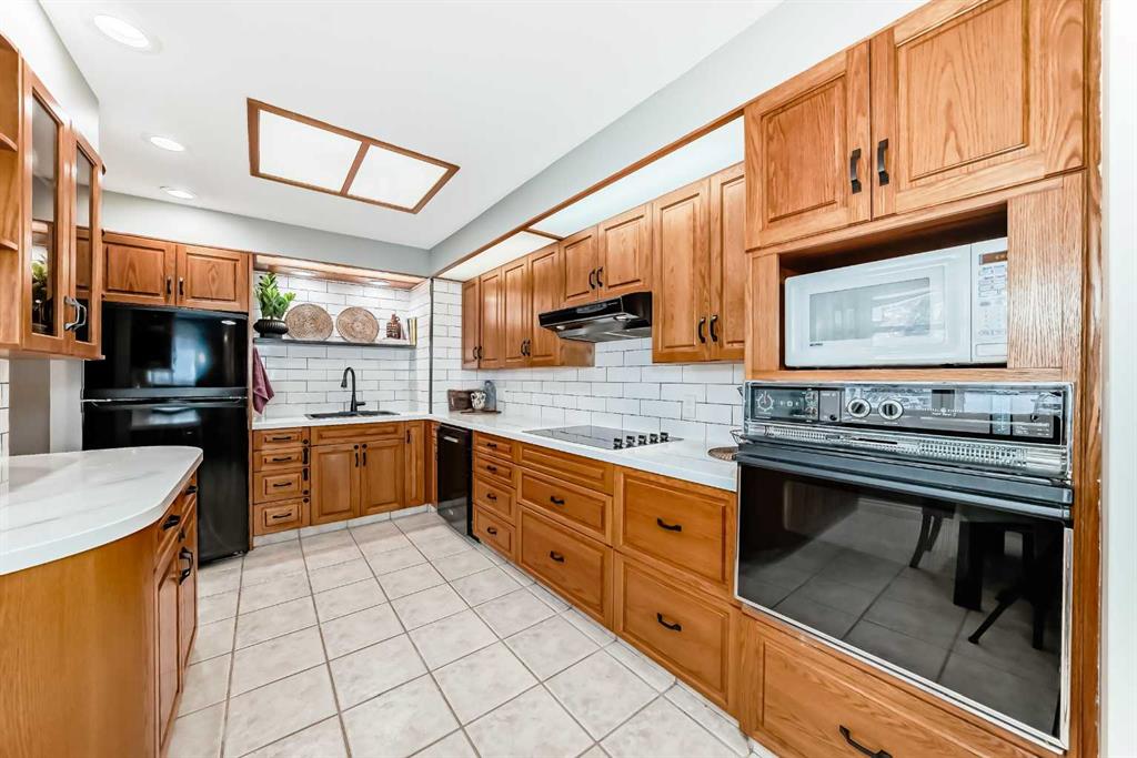 Additional image 2 of 8043 Elbow Drive SW, Calgary, AB, T2V 1K5