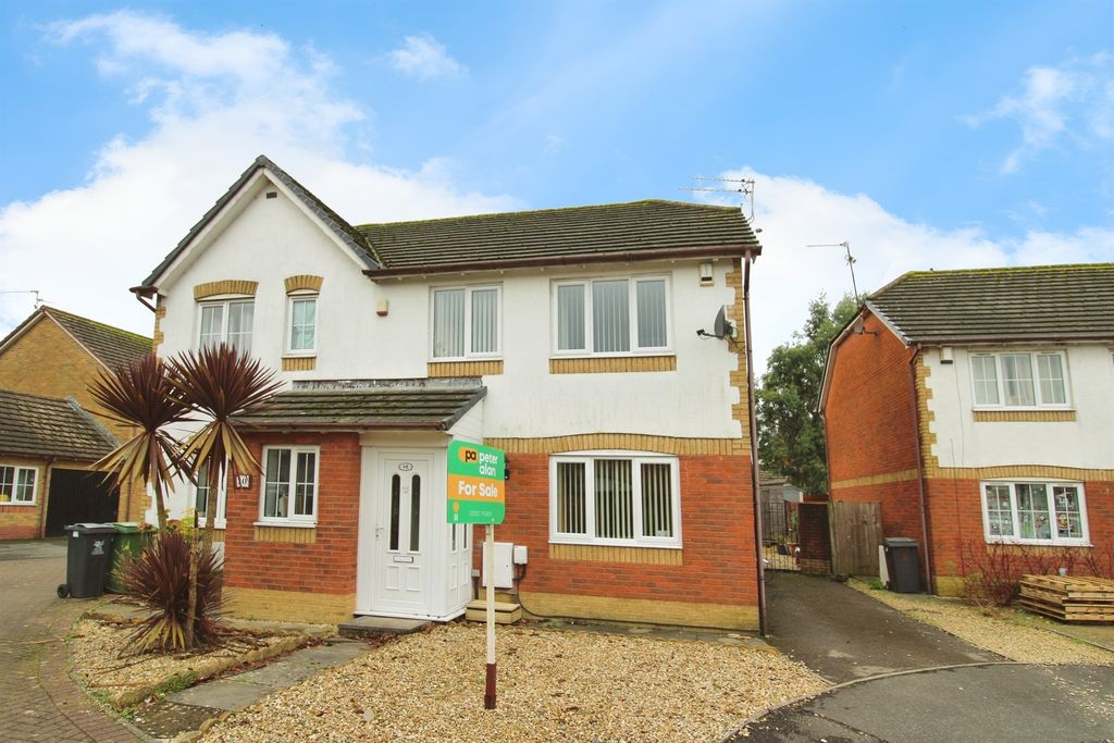 3 bed semi-detached house for saleMoor King Close, St. Mellons, Cardiff CF3