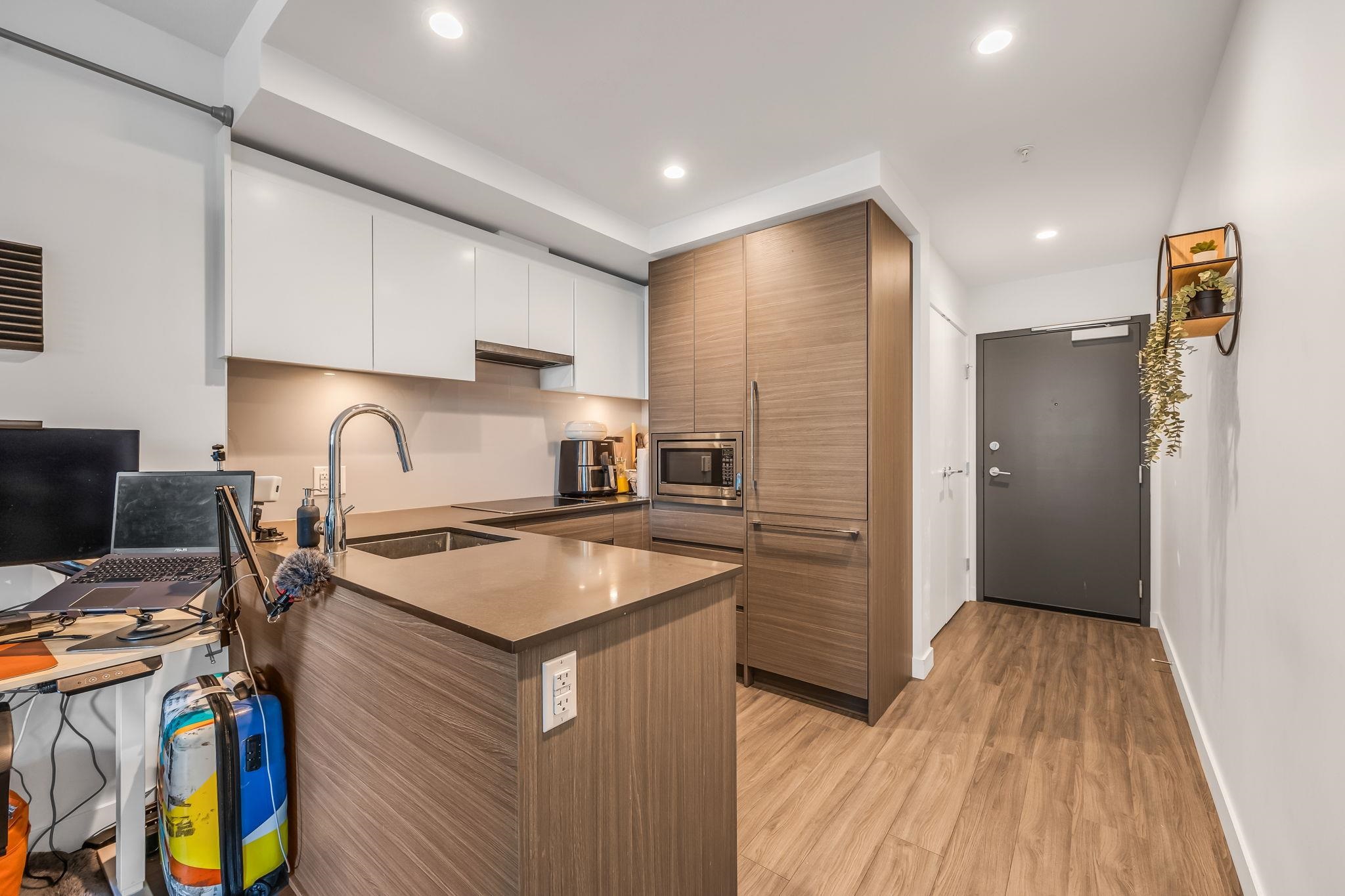 Additional image 3 of 705-13615 Fraser Highway, Surrey, BC, V3T 0P7