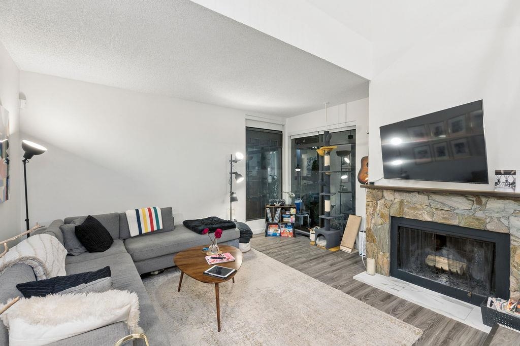 4418 Yew Street, Vancouver, BC, V6L 3C8