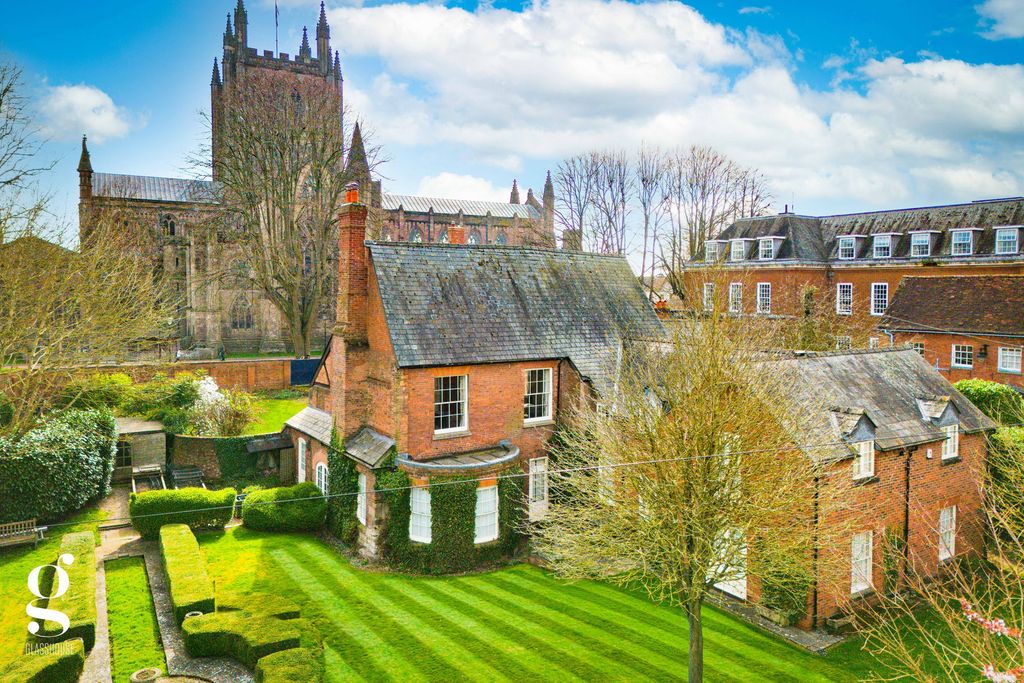 5 bed detached house for saleChurch Street, Hereford HR1