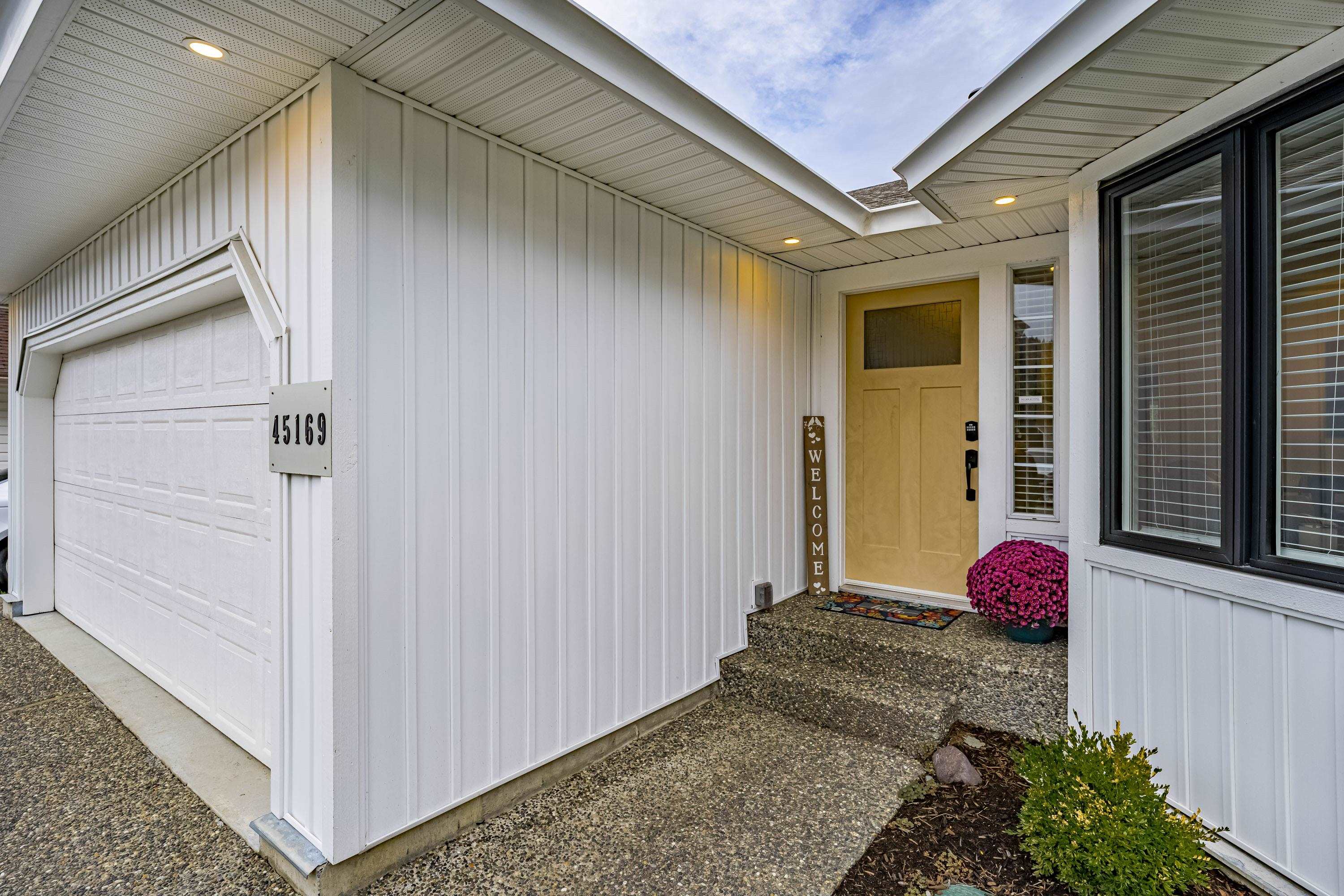 45169 Cumberland Avenue, Chilliwack, BC, V2R 3E5