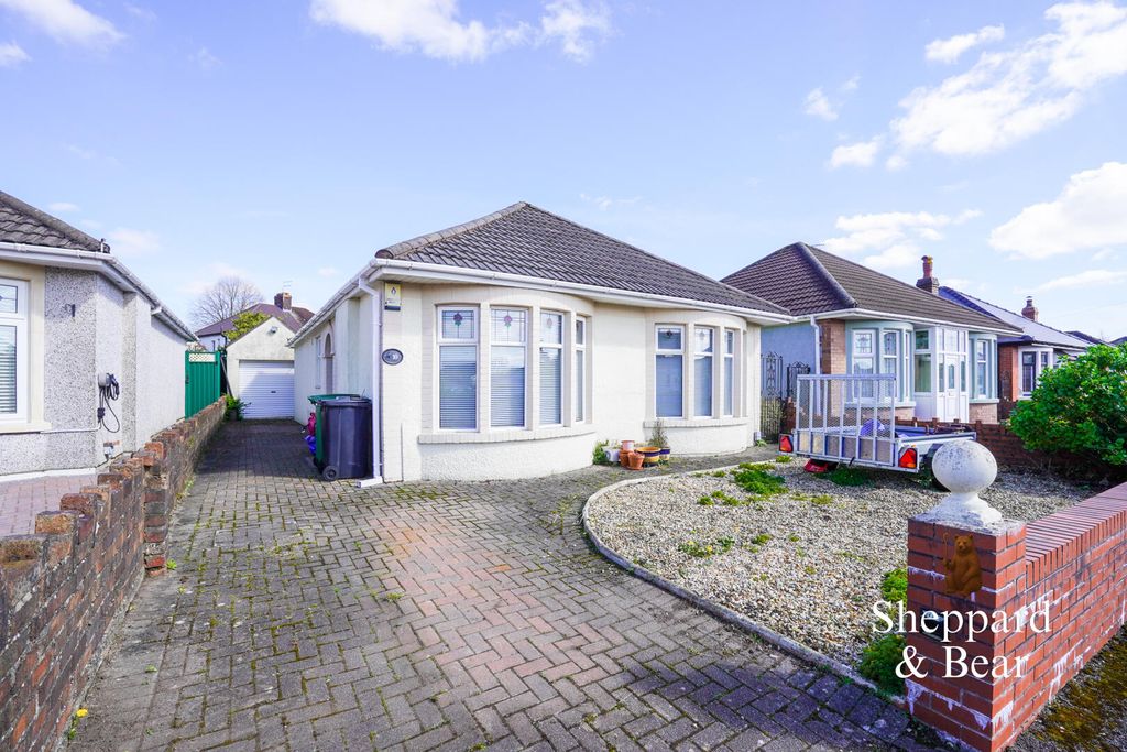 3 bed detached bungalow for saleHeol Wernlas, Cardiff CF14