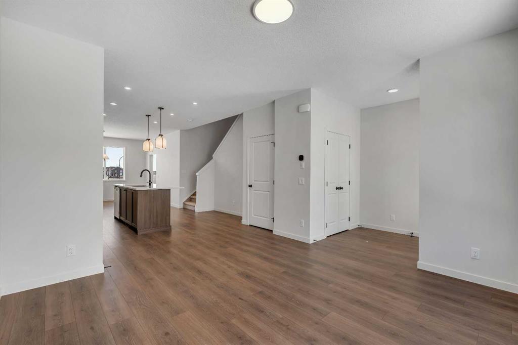 Additional image 5 of 231 Bartlett Crescent SE, Calgary, AB, T3M 2N8