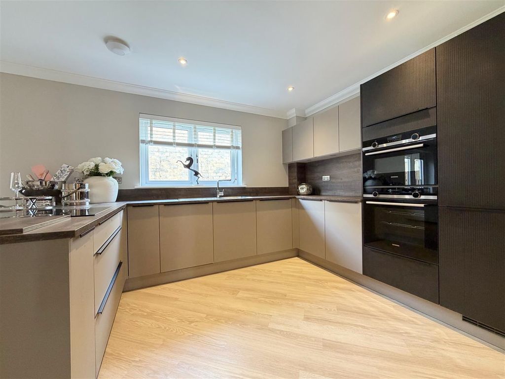 Additional image 6 of 4 bed detached house for saleLairg Court, Airdrie ML6