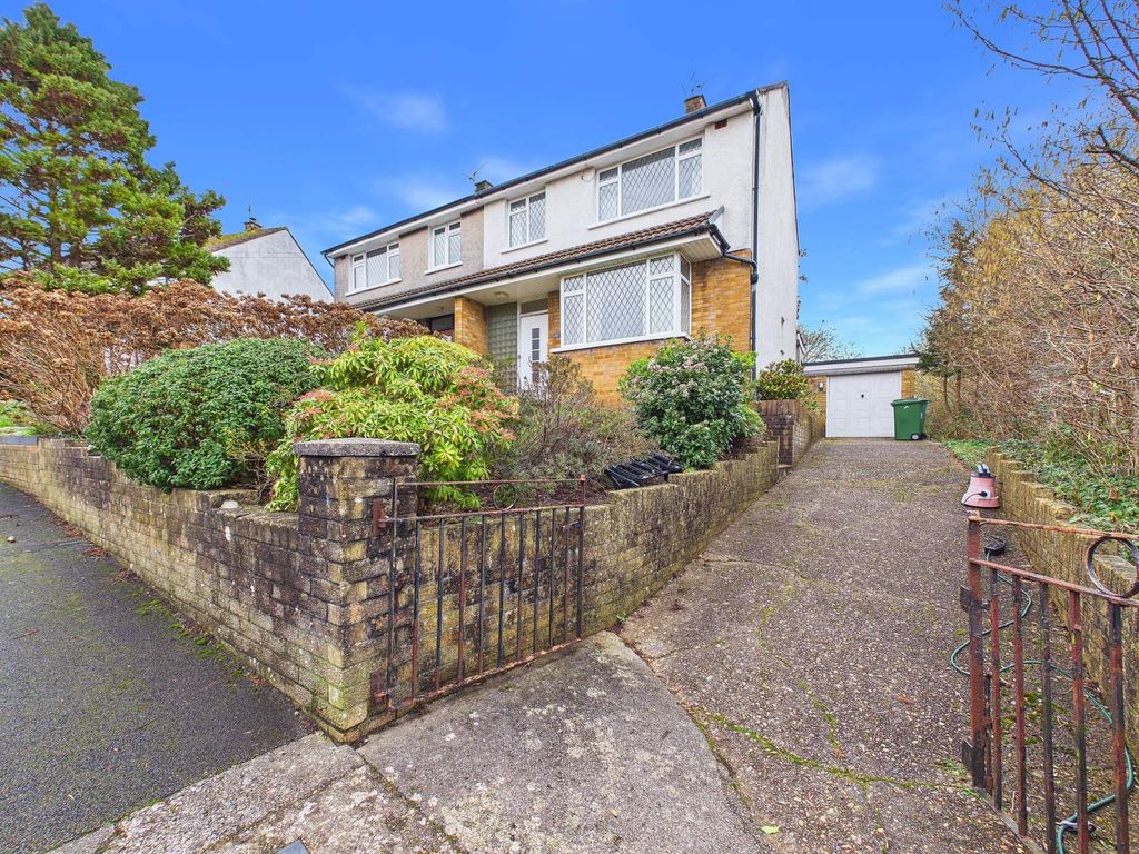 3 bed semi-detached house for saleMayflower Avenue, Llanishen, Cardiff CF14