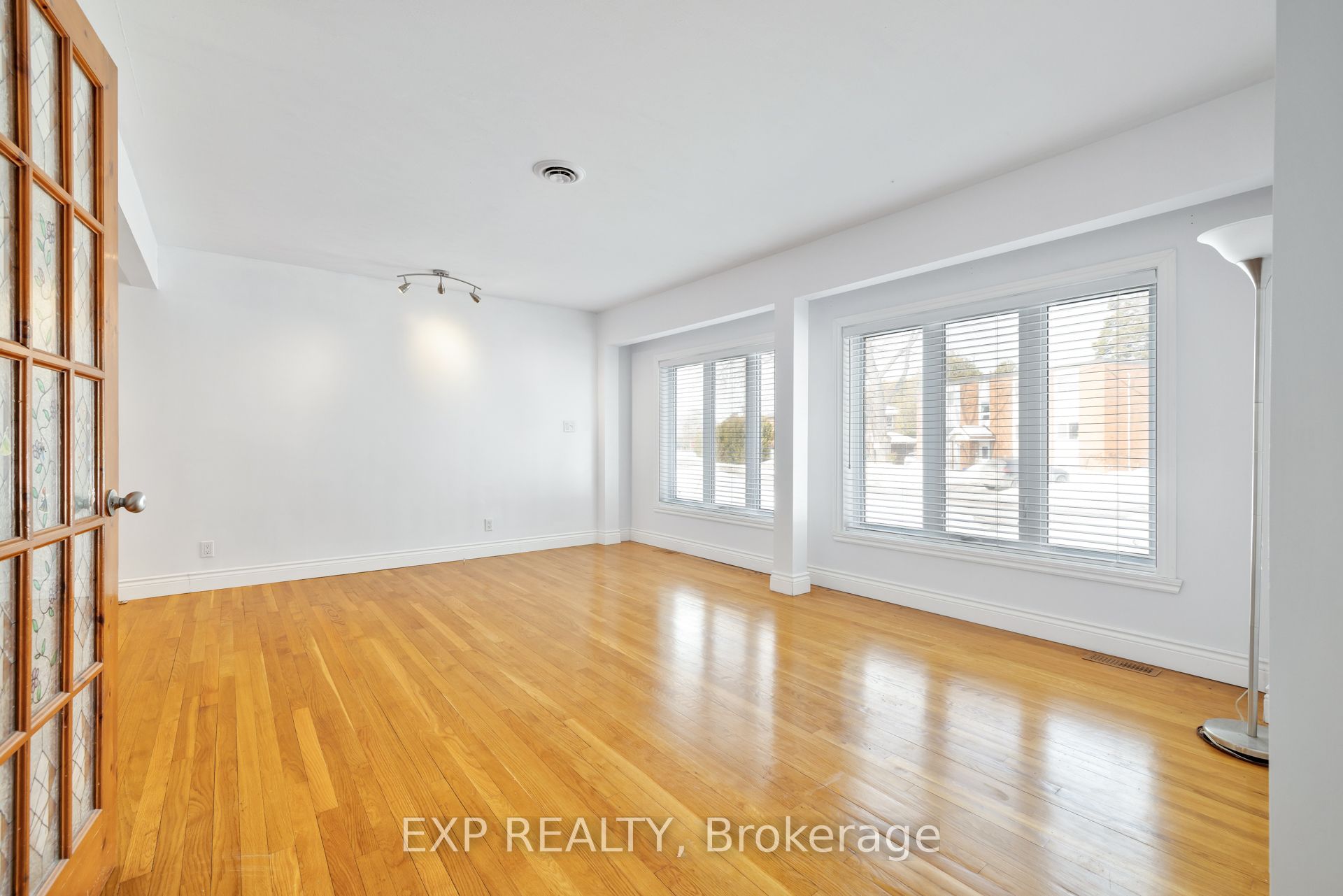 Additional image 4 of 888 Charleswood Avenue, Ottawa, ON, K1K 0W3