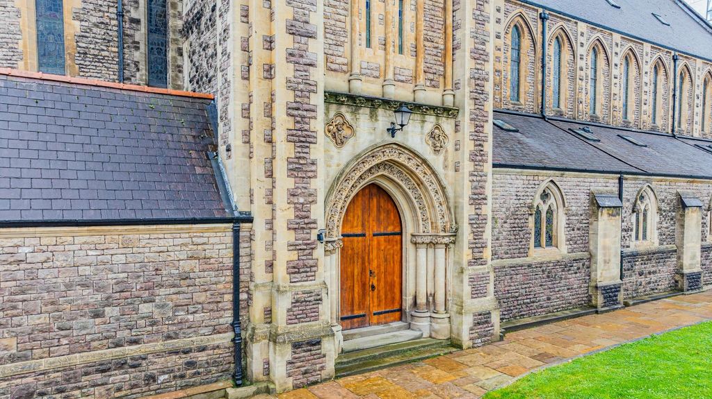 4 bed town house for saleThe Tower, St James Church, Newport Road, City Centre, Cardiff CF24