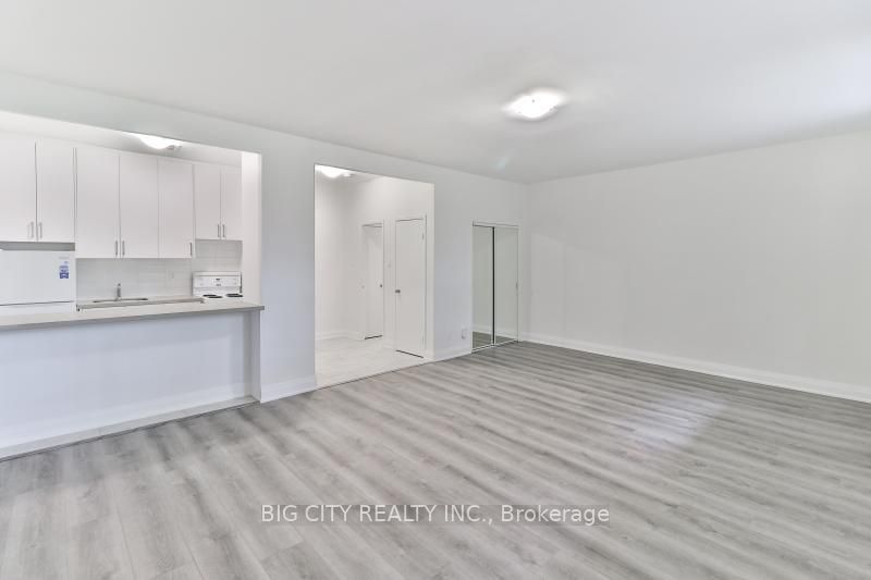 Additional image 2 of 103-31 Upper Canada Drive, Toronto, ON, M4K 2L5