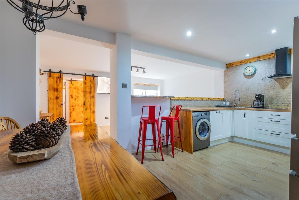 Additional image 12 of 3 bed flat for saleFitzhamon Embankment, Riverside, Cardiff CF11