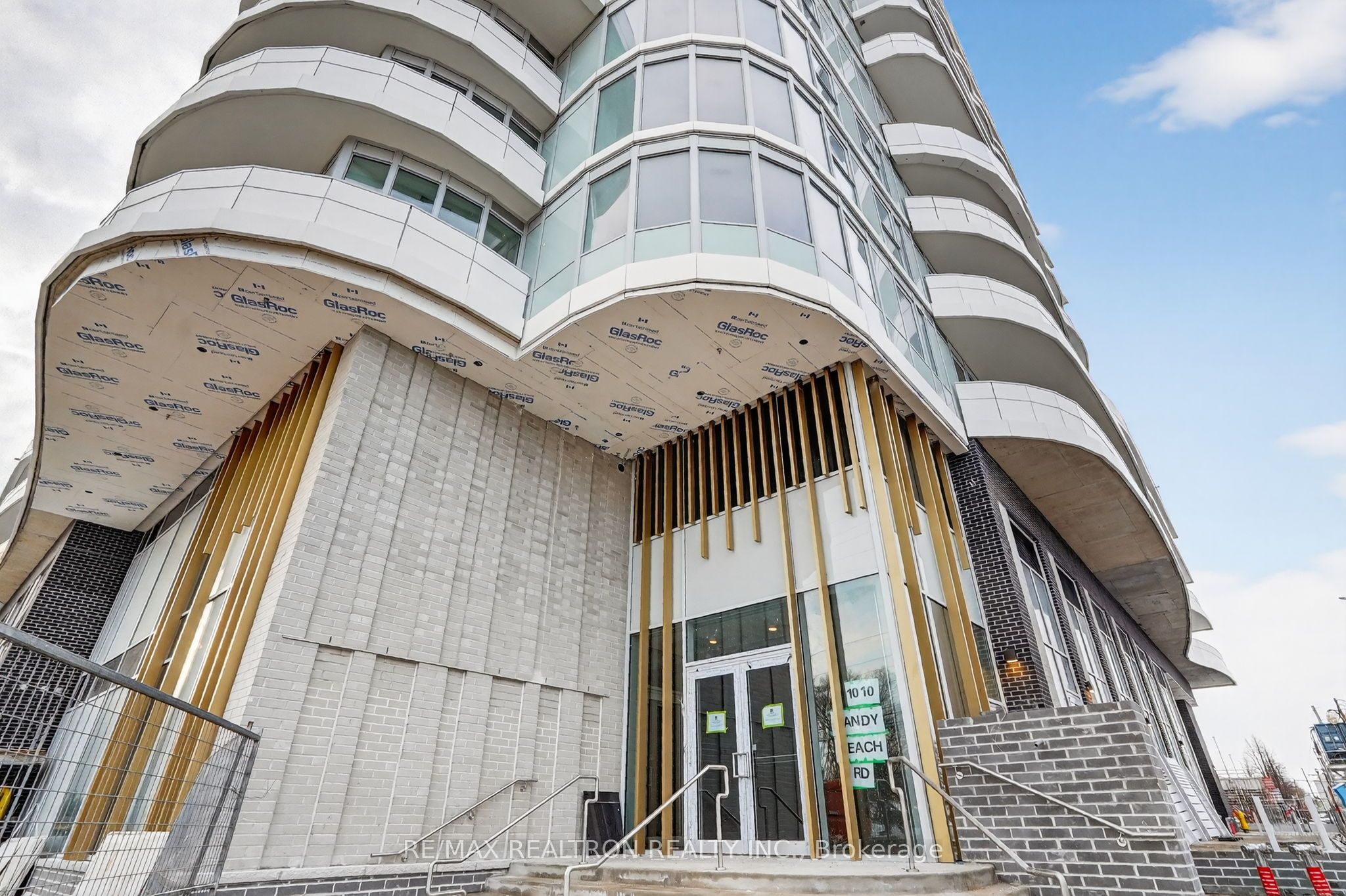 Additional image 4 of 2401-1010 Sandy Beach Road, Pickering, ON, L1W 0C7