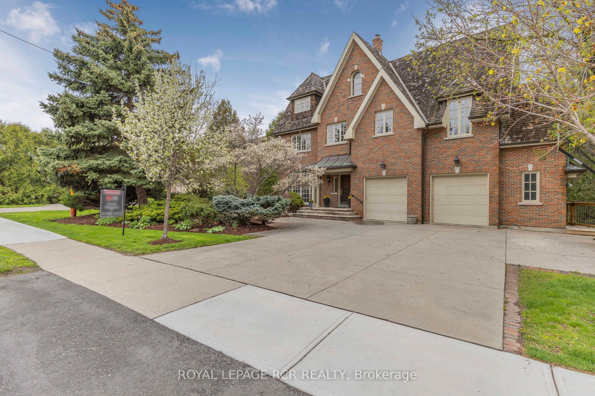 34 Garden Avenue, Richmond Hill, ON, L4C 6L9
