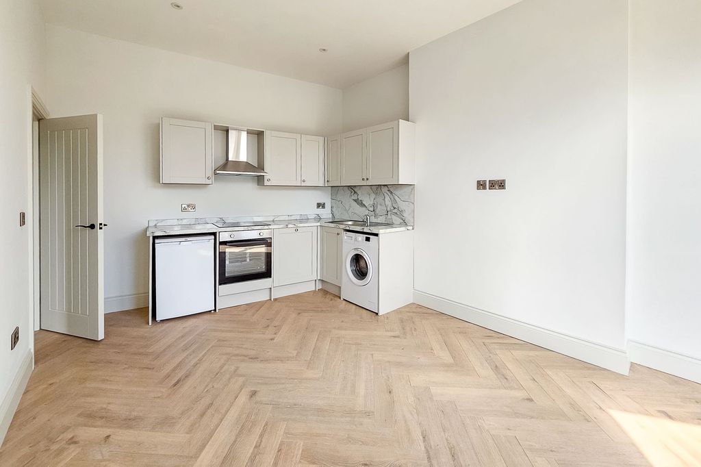 2 bed flat to rent24 Station Parade, Harrogate HG1