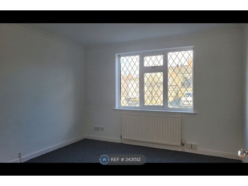 2 bed flat to rentStortford Steet, Grimsby DN31 photo 3