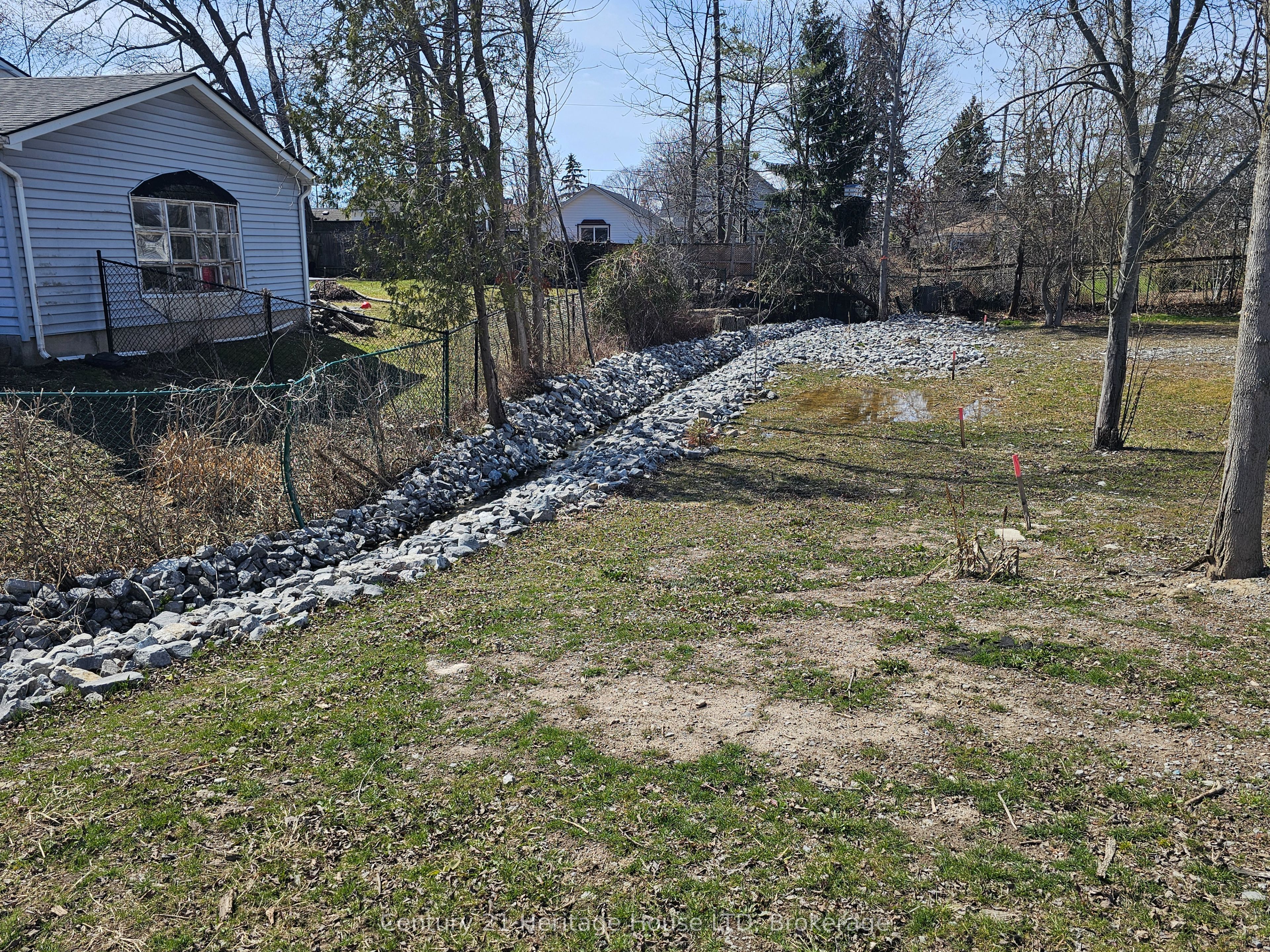Additional image 2 of 28 Radford Avenue W, Fort Erie, ON, L2A 5H5