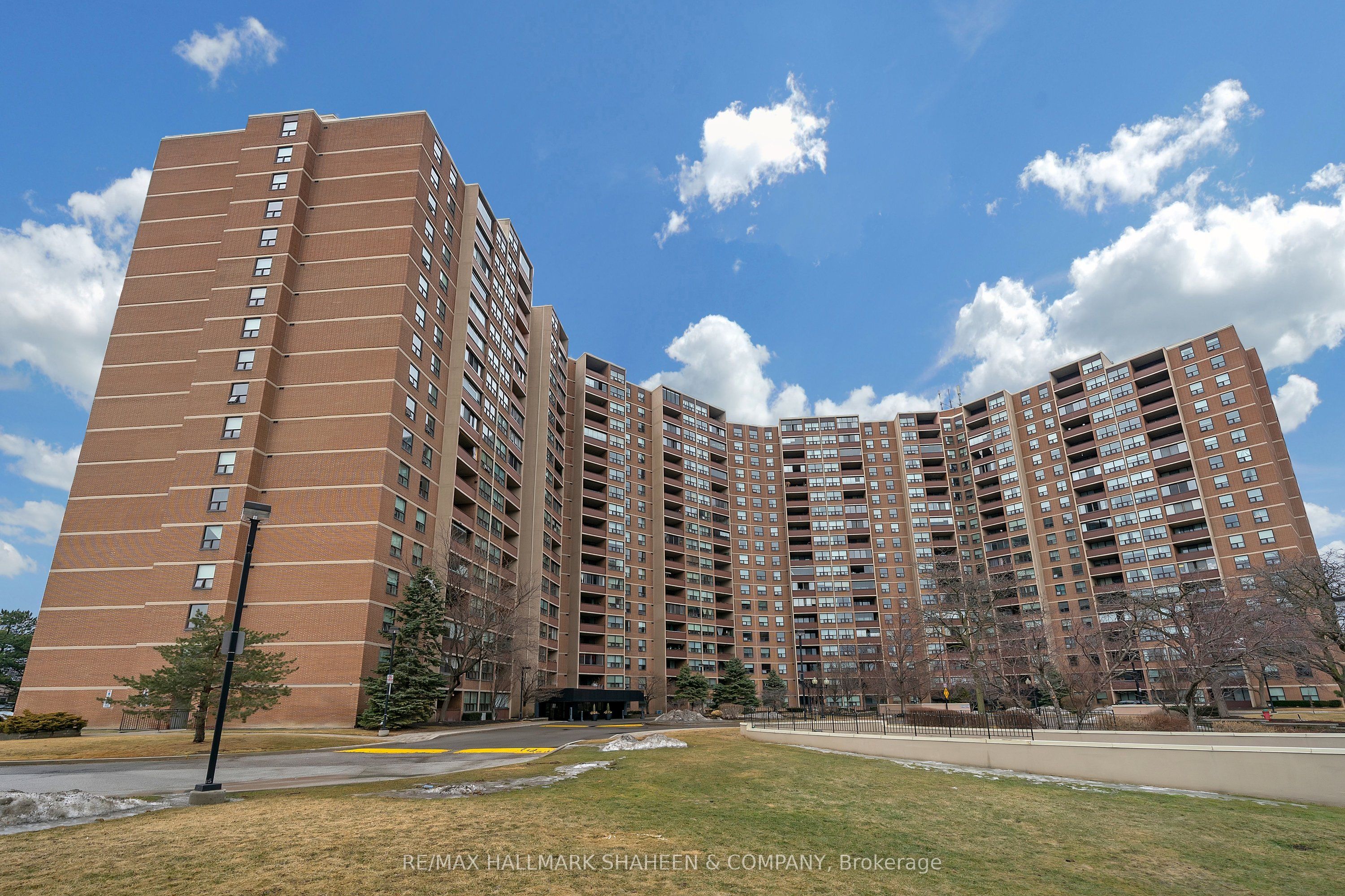 208-714 The West Mall N/a, Toronto, ON, M9C 4X1
