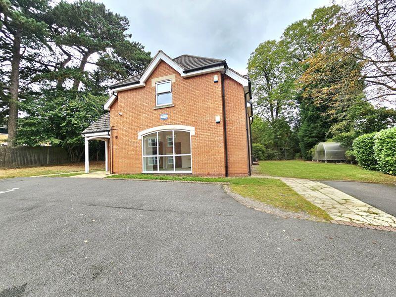 565 Chester Road, Sutton Coldfield, B73 5HU