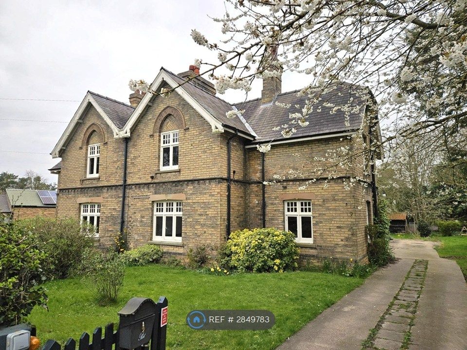3 bed semi-detached house to rentMain Road, Grimsby DN41