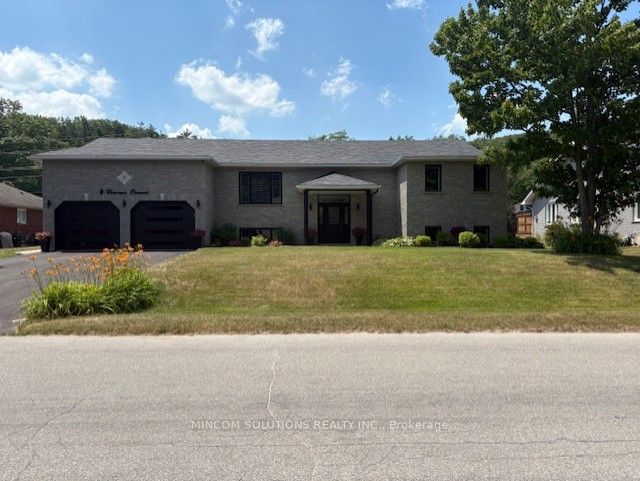 4 Downer Crescent, Wasaga Beach, ON, L9Z 1B9 photo 2