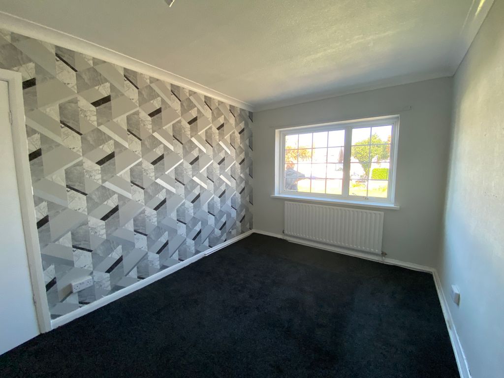 2 bed bungalow to rentClyfton Crescent, Immingham DN40 photo 3