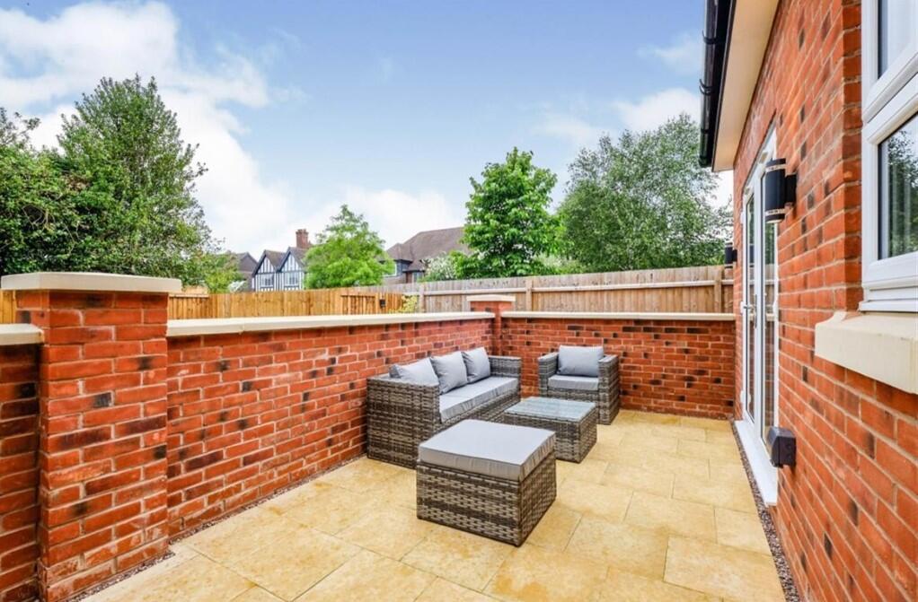 Cambridge House, B72 photo 2