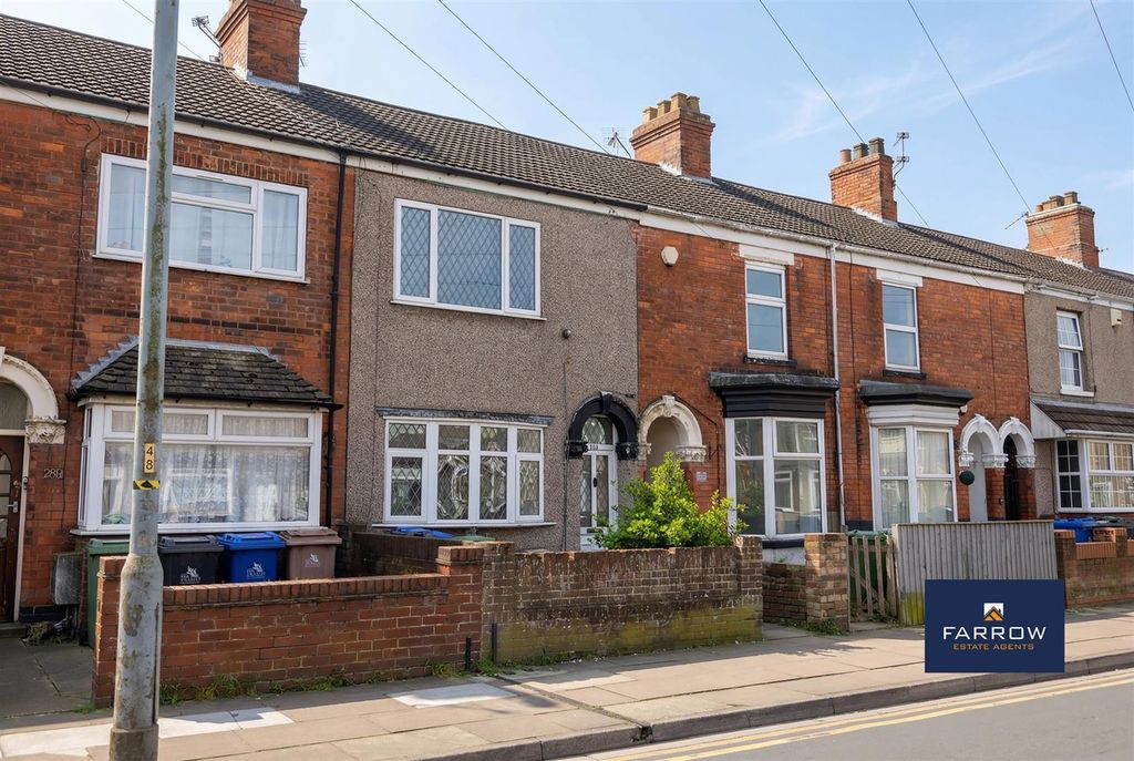 3 bed terraced house to rentWelholme Road, Grimsby DN32
