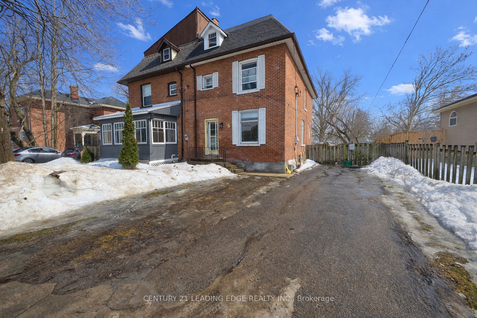 15 George Street N, Kawartha Lakes, ON, K0L 2W0