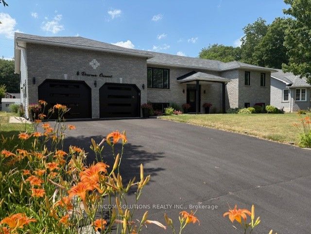 4 Downer Crescent, Wasaga Beach, ON, L9Z 1B9