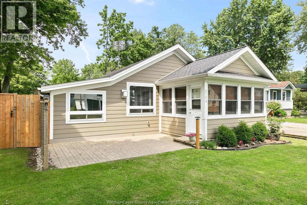 864 Lawrence Avenue, Essex, ON, N0R1G0