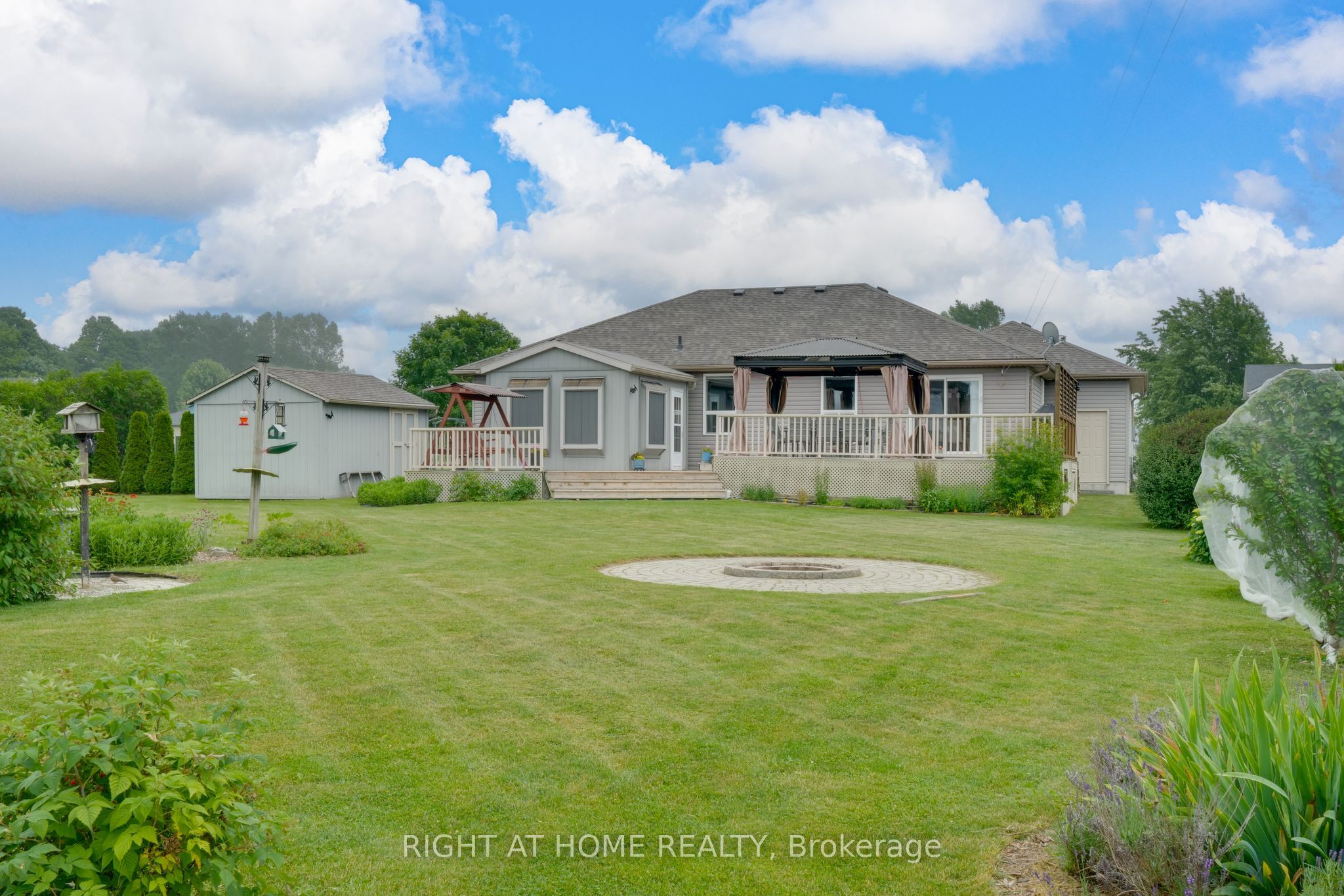 16 O'neill Circle, Springwater, ON, L0L 2K0 photo 3