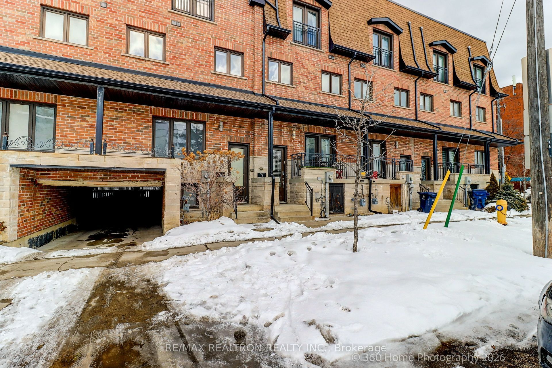 7 Stadacona Drive, Toronto, ON, M6A 1Y5