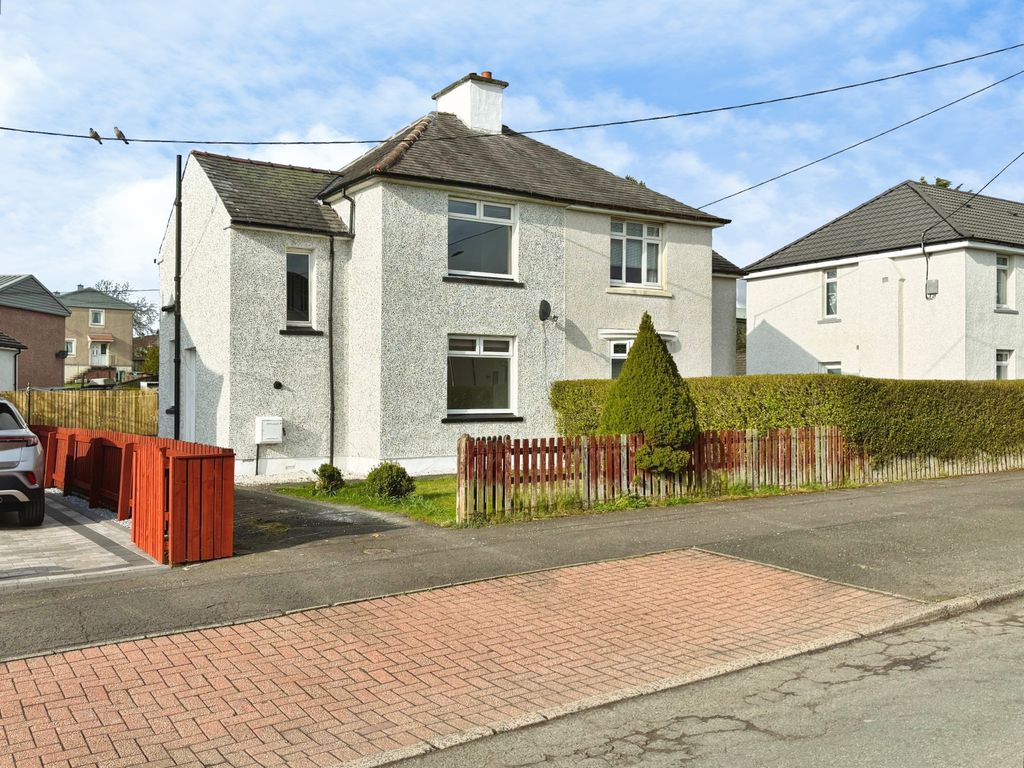 2 bed semi-detached house to rentDyfrig Street, Shotts, North Lanarkshire ML7