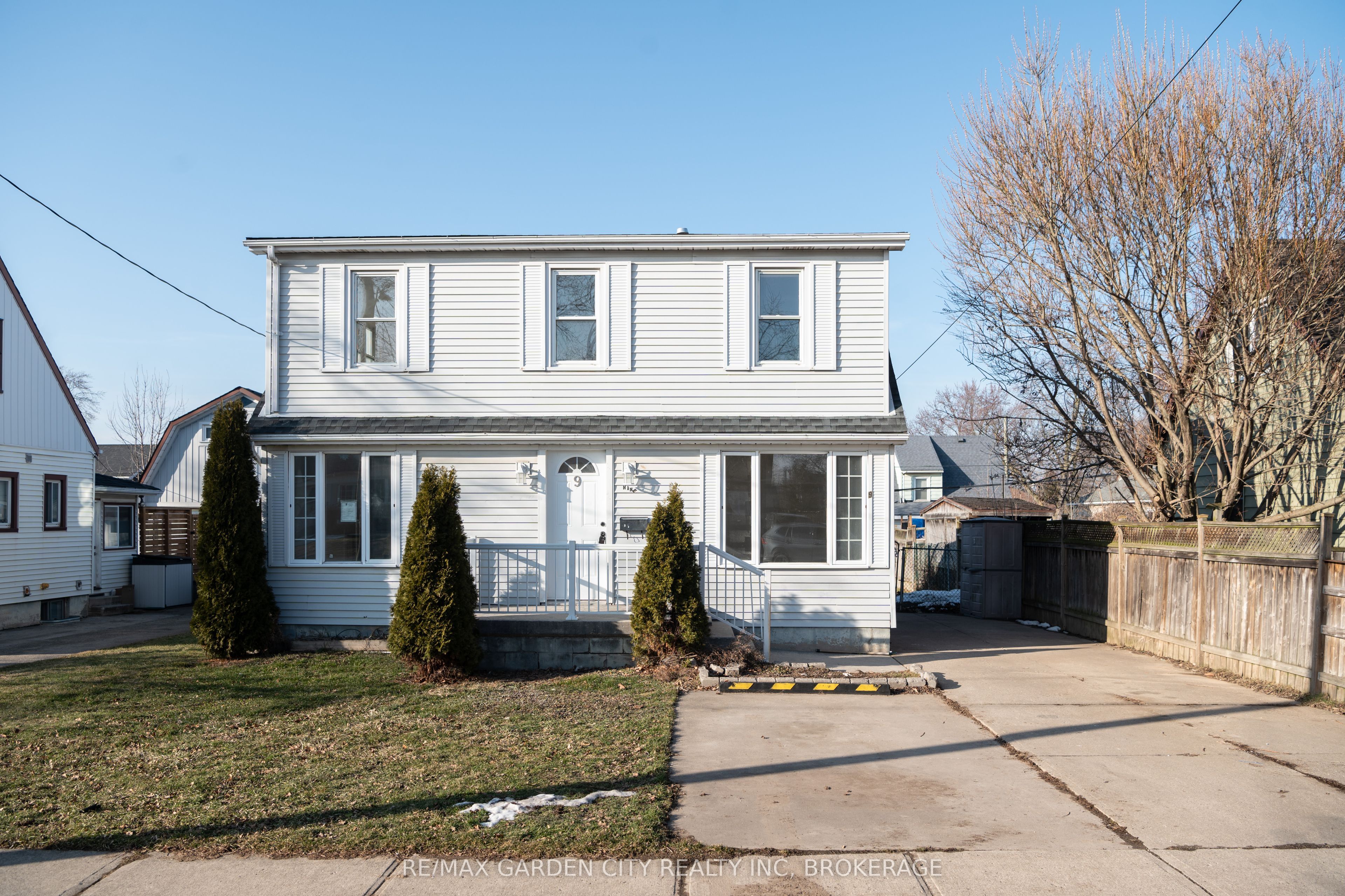 9 Fir Avenue, St. Catharines, ON, L2P 1B6
