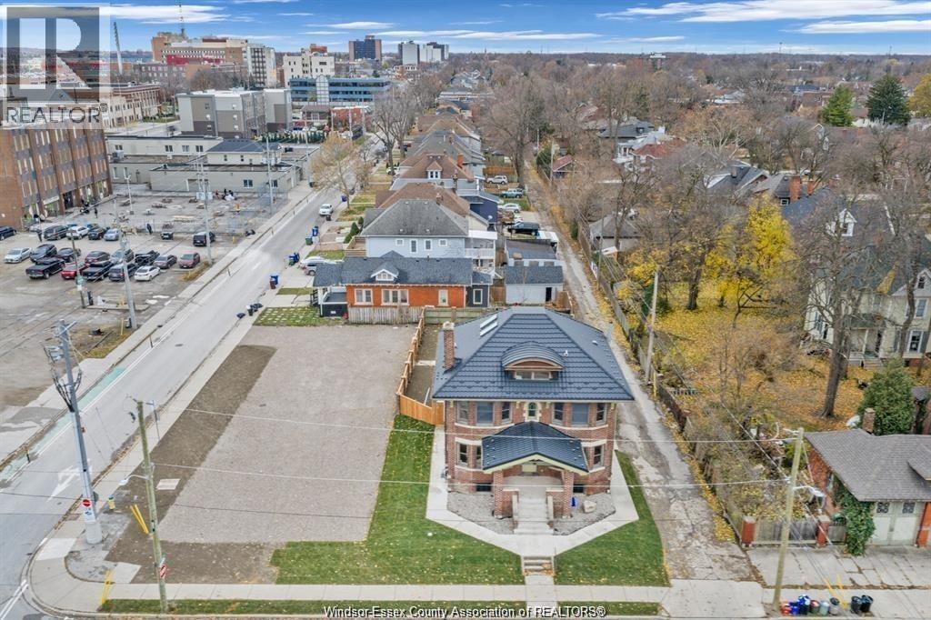 131 Elliott Street, Windsor, ON, N9A5Y8