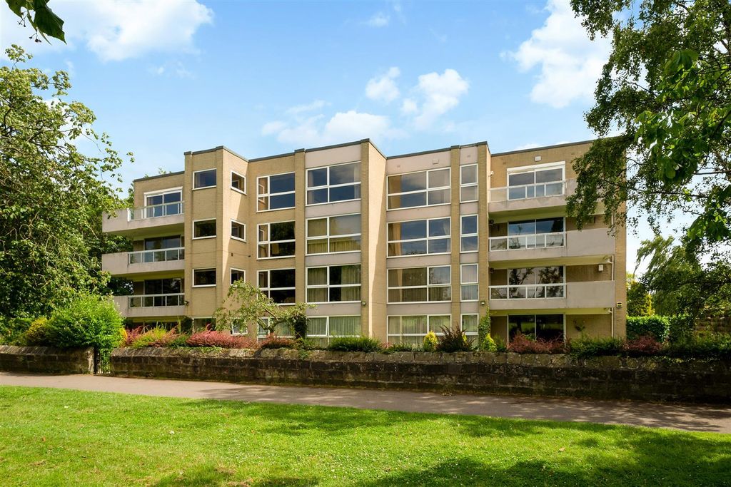 3 bed flat to rentCavendish Avenue, Harrogate HG2