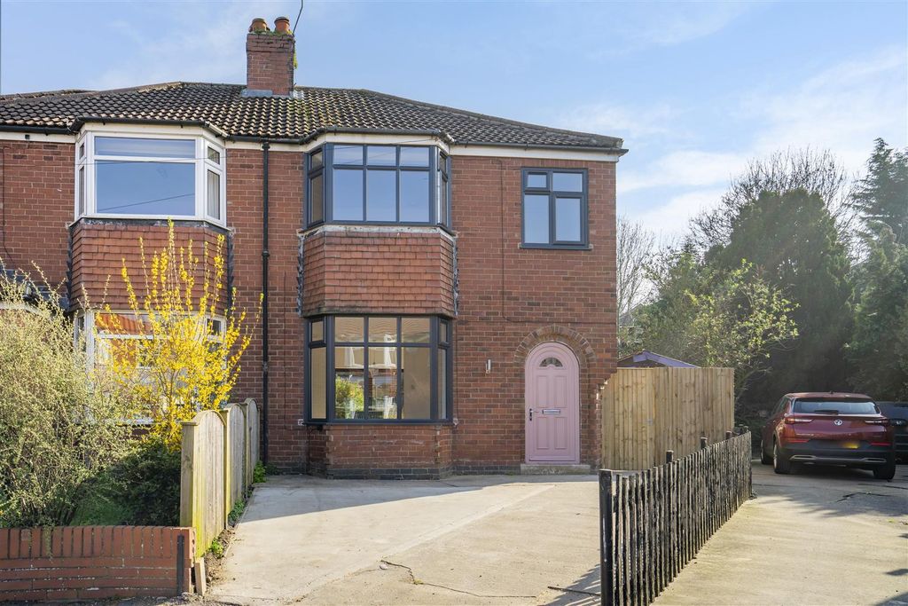 3 bed semi-detached house to rentDevon Place, York YO10