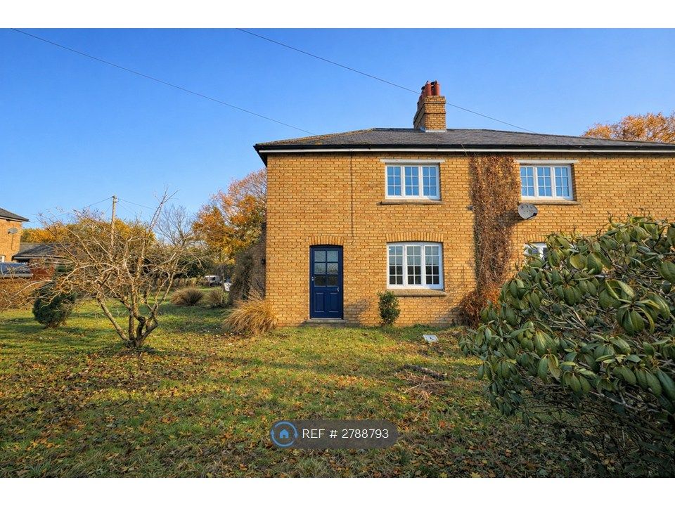 3 bed semi-detached house to rentBluegate Cottages, Grimsby DN37