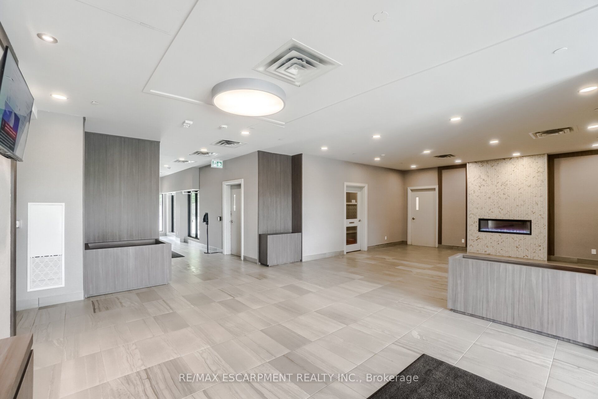 Additional image 3 of 220-150 Oak Park Boulevard, Oakville, ON, L6H 3P2
